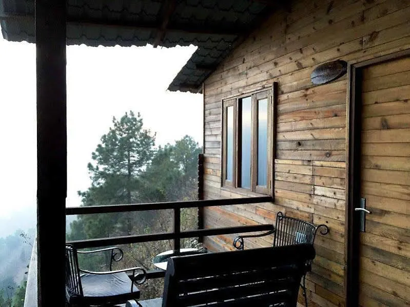 **** Hotel Aamod Resort Shimla India